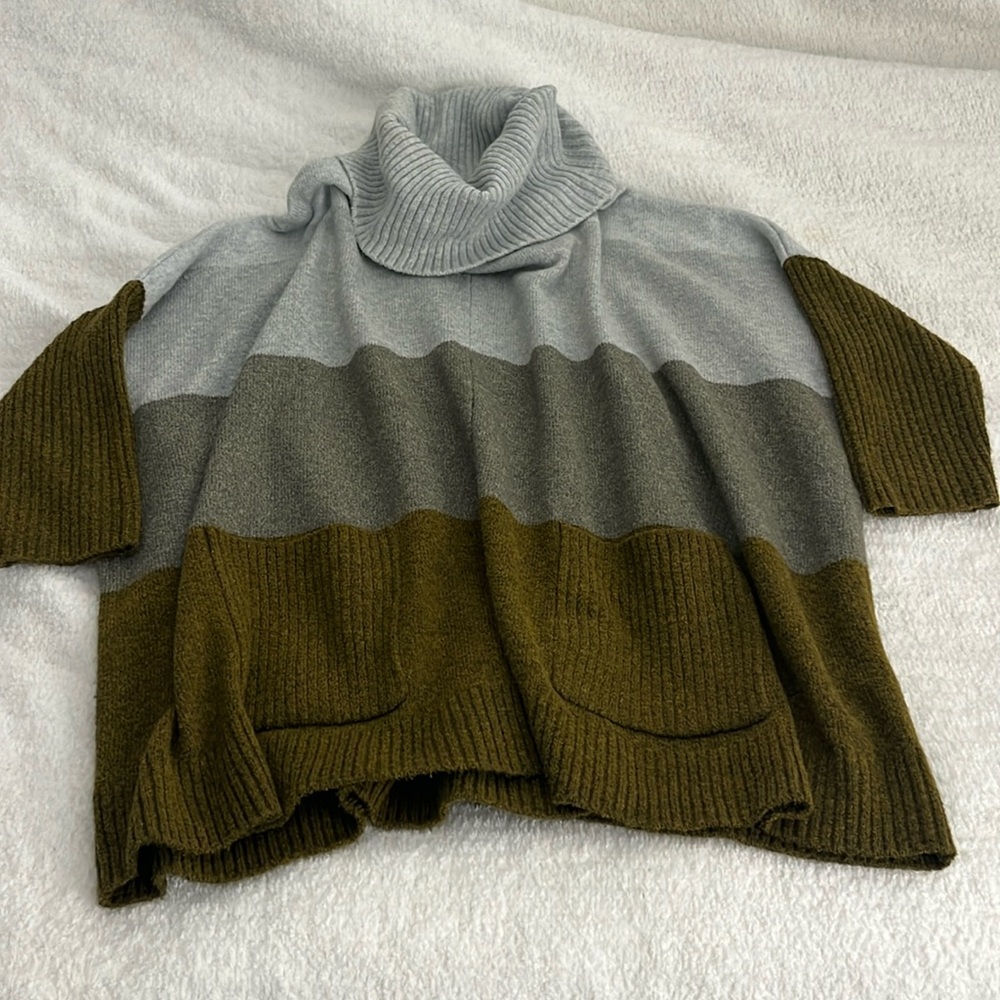 Loft sweater poncho - size M